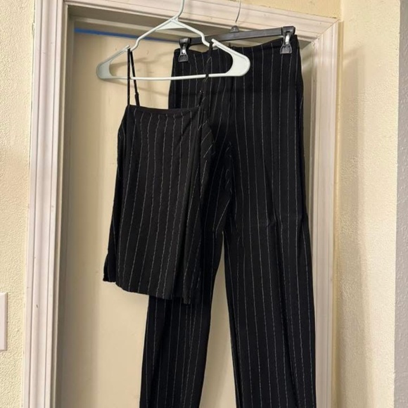 Set - Picture 1 of 1